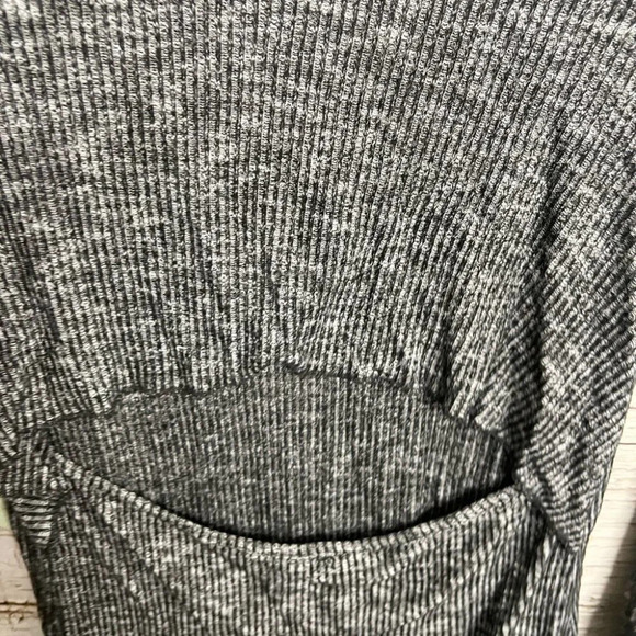 Rag  & bone gray long sleeve top open back size xs - Picture 6 of 9